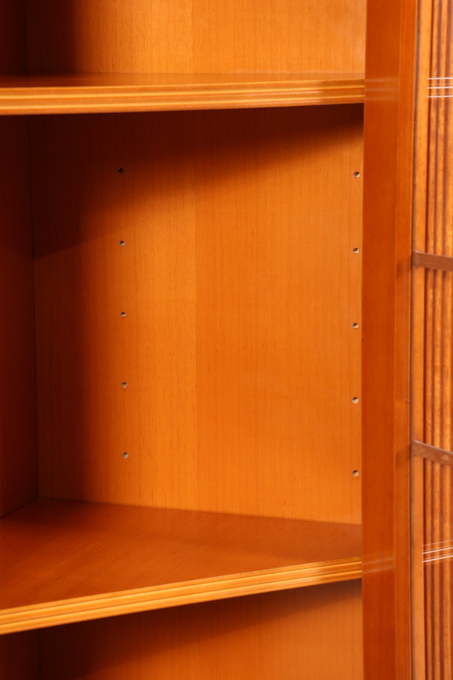 Wunderschöne Englische Eckvitrine Antik 60s echt Holz Eibe Schrank Eckschrank Glasvitrine Vitrine