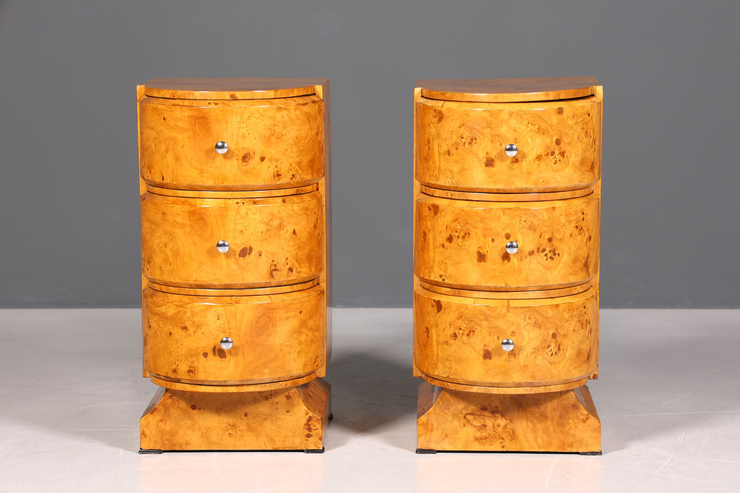 Deux commodes de style Art déco exquises - des meubles uniques pour n&