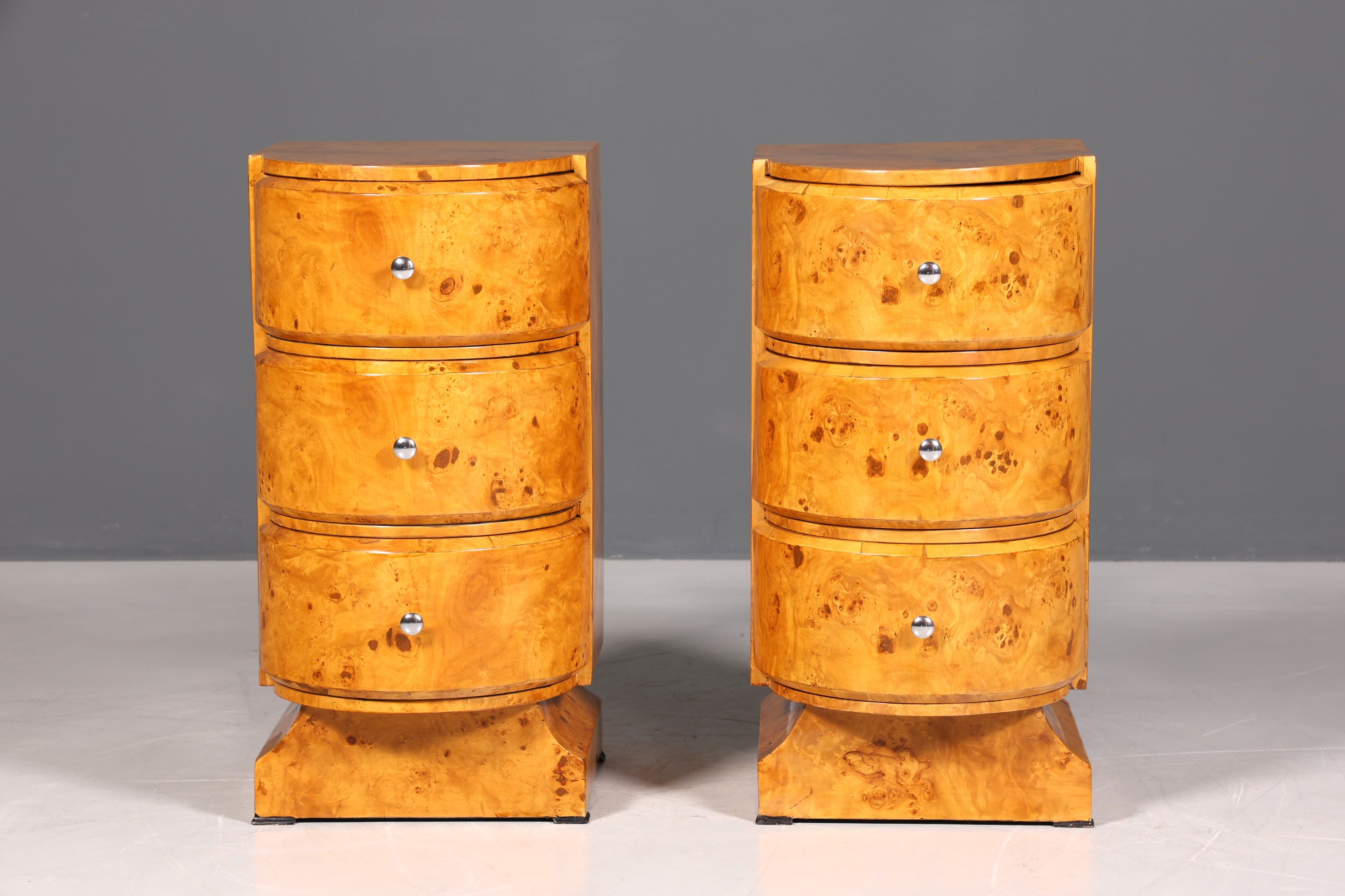 Deux commodes de style Art déco exquises - des meubles uniques pour n&