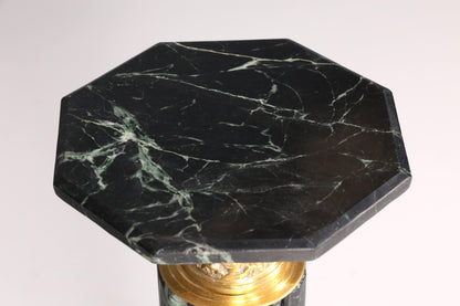 Magnifique colonne de style baroque, colonne fleurie en marbre Louis XV, socle en pierre naturelle verte