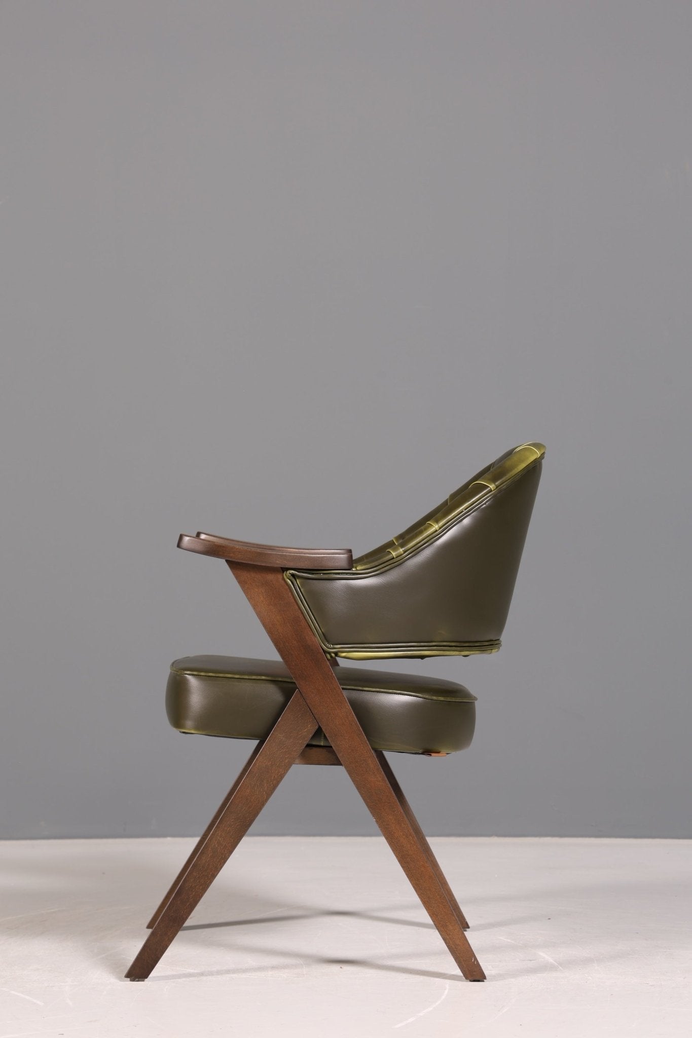 Luxuriöser "Manchester Green" Stuhl Esszimmerstuhl Lounge Stuhl im Chesterfield Design Bürostuhl