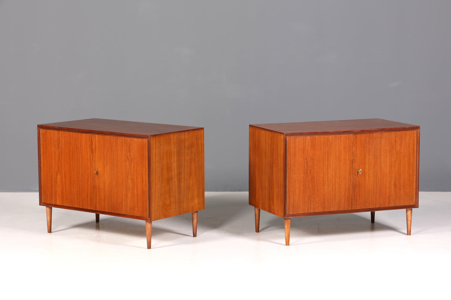 Wunderschöne Mid Century Kommode Vintage Schrank Retro Flur Kommode 60s Sideboard 1 von 2