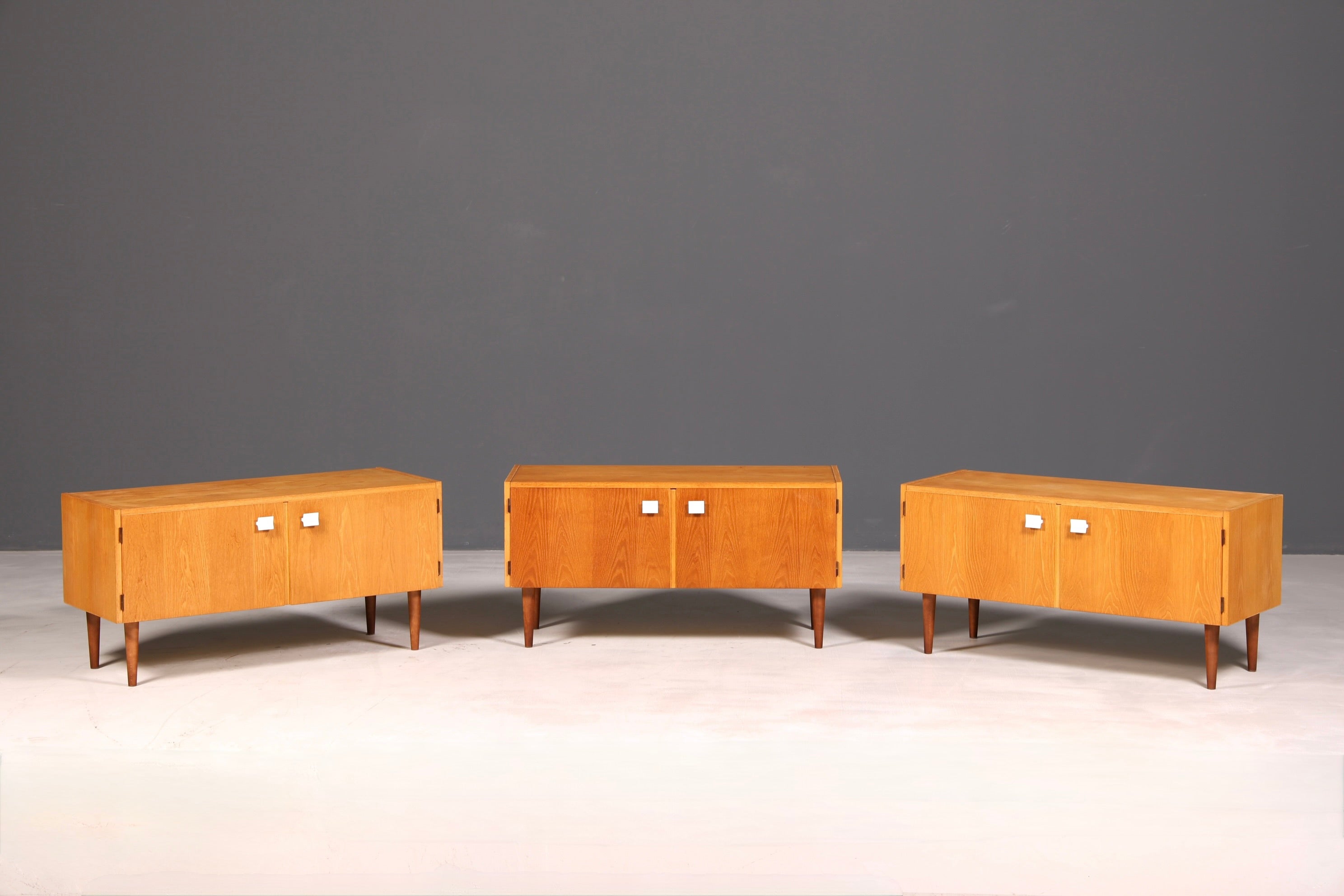 Magnifique commode Hellerau originale, modèle 427, style mid-century, meuble TV, buffet vintage en bois véritable