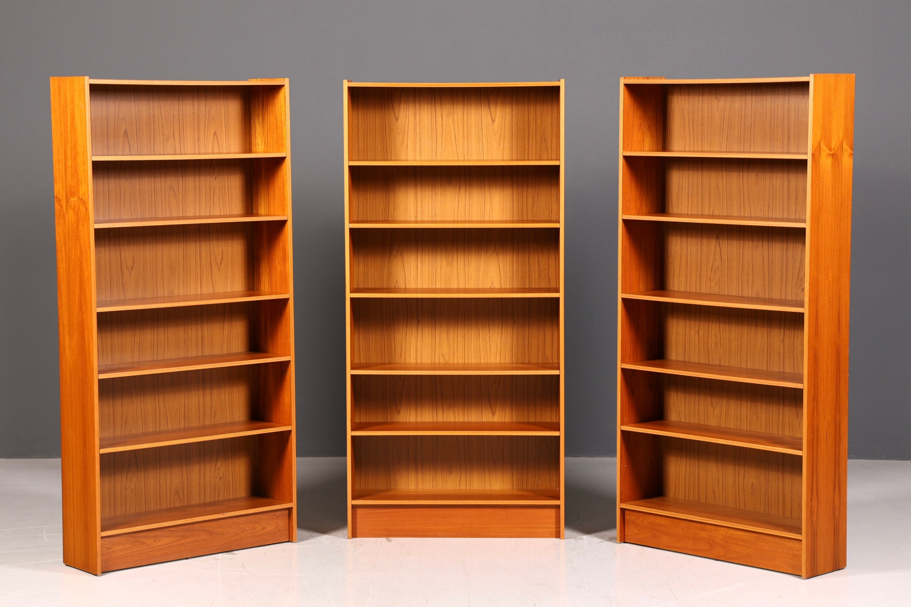 Schlichtes Mid Century Regal Vintage Bücherregal Schrank Buchablage Bookshelf 60s Holz
