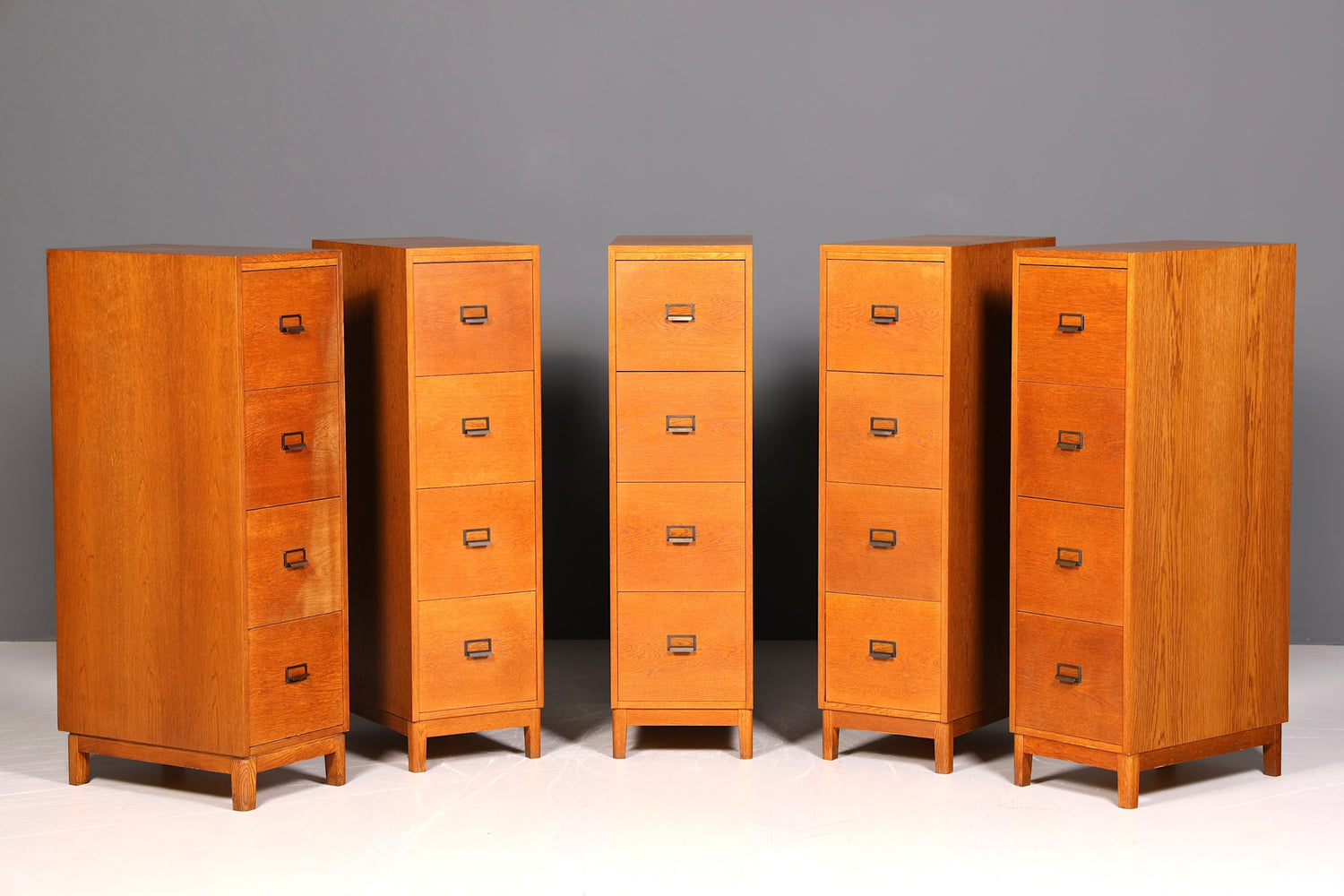 Traumhafter Mid Century Aktenschrank Vintage Apothekerschrank Bauhaus Schubladenkommode Vertiko