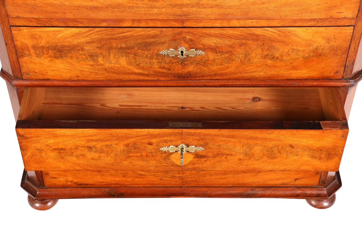 Wunderschöne Louis Philippe Chiffoniere um 1880 Gründerzeit Nussbaum Vertiko Schrank Semainier