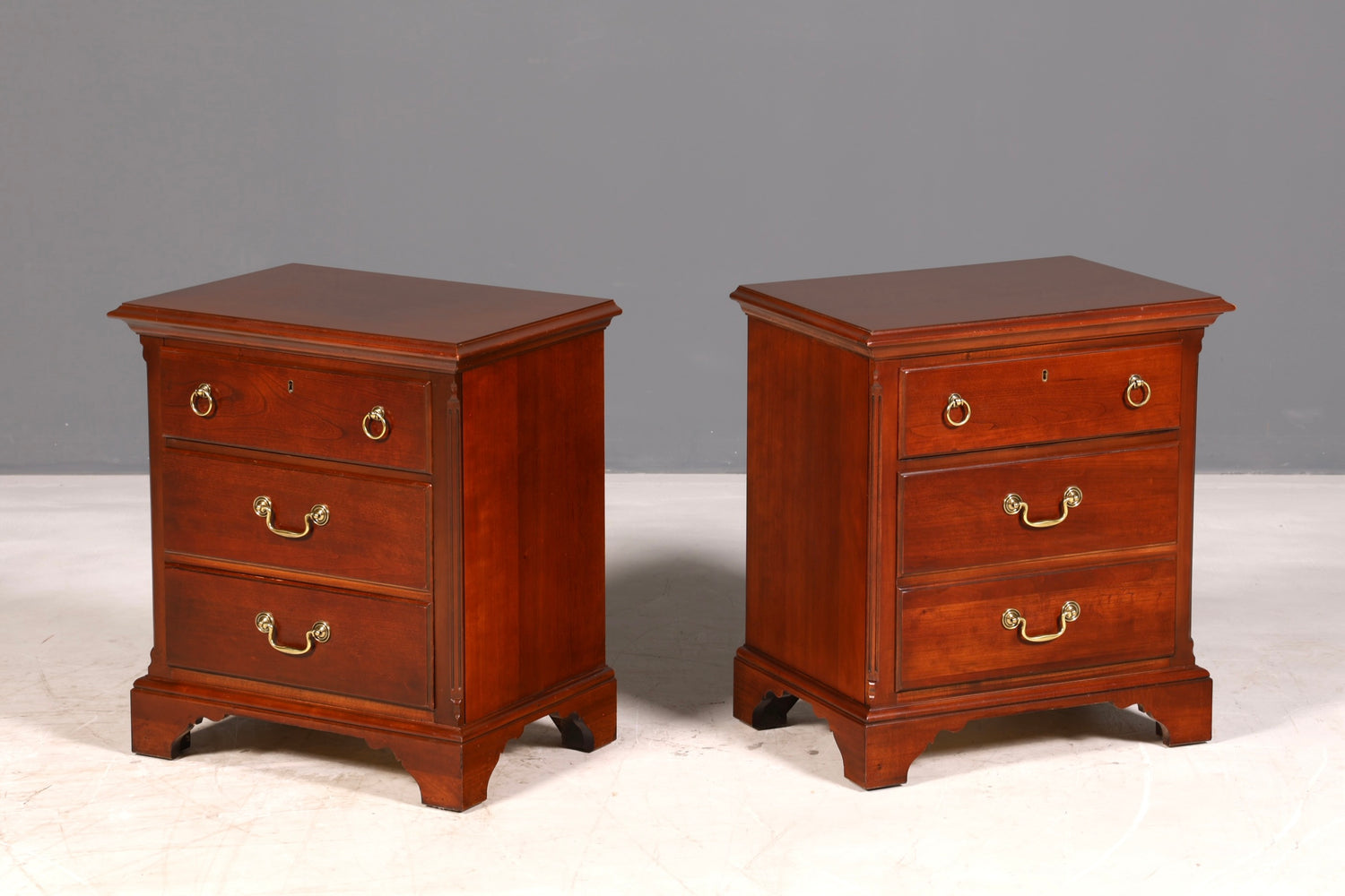 Edle Drexel Heritage Kommode Antik Stil Nachttisch USA Schubladenkommode 1 von 2