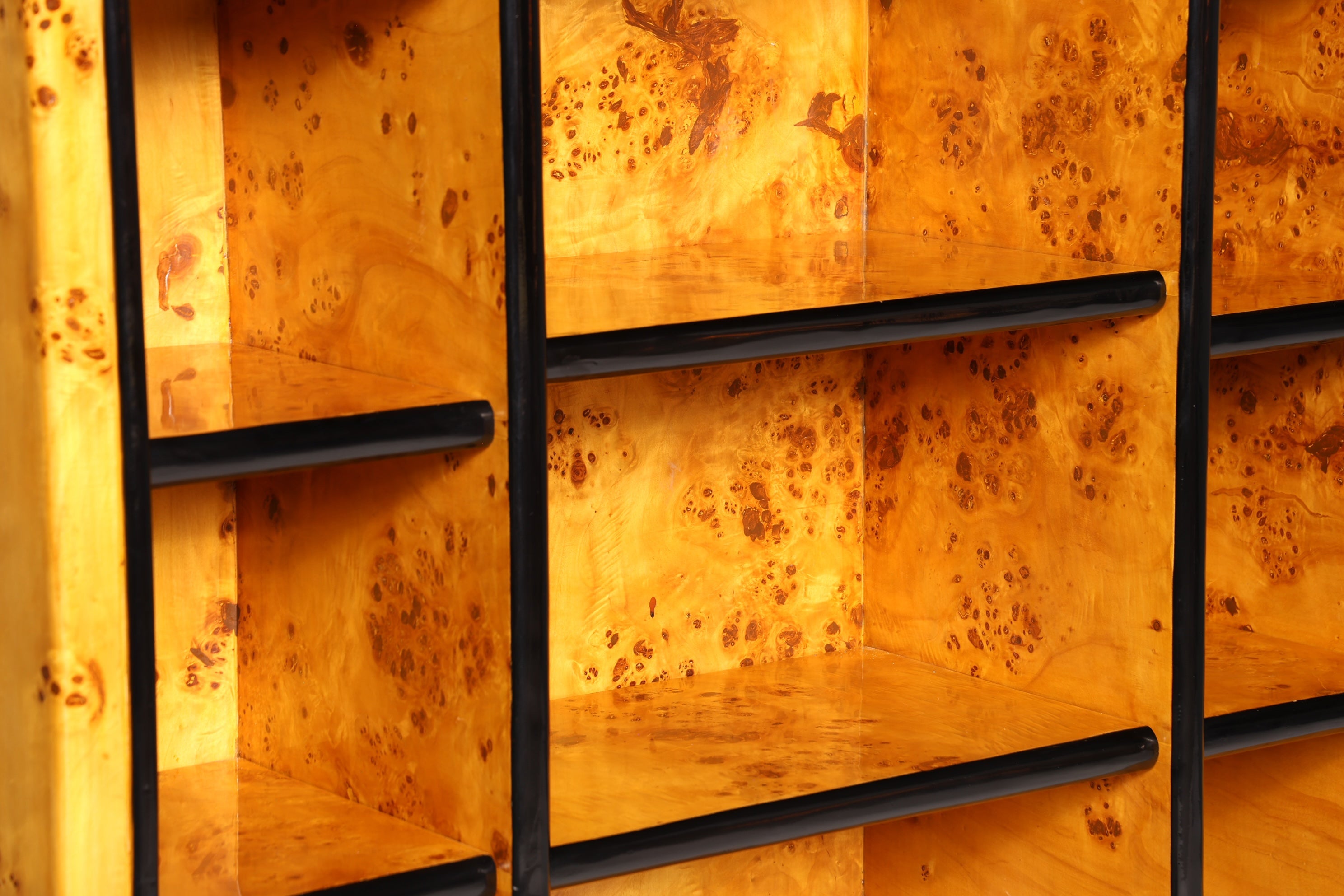 Bibliothèque impressionnante en bouleau au design Art déco, étagère de luxe, style Biedermeier