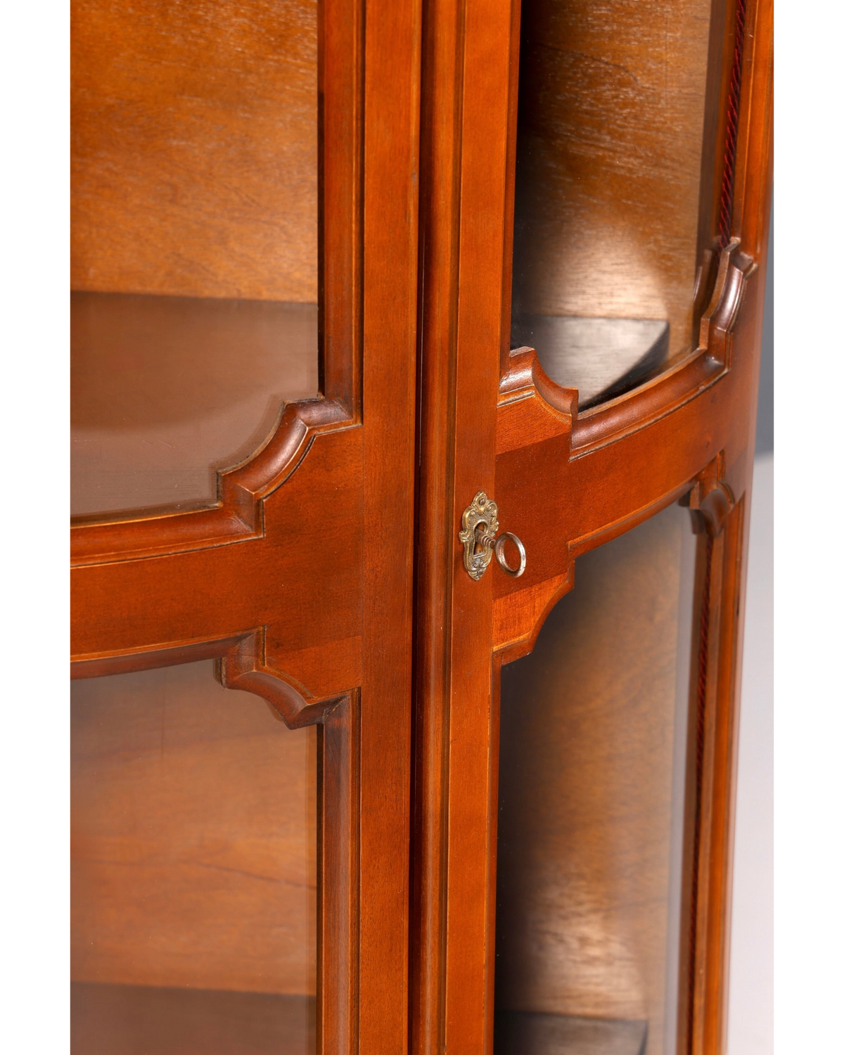 Traumhafte Selva Eckvitrine Antik Stil Vitrine Schrank Geschirrschrank Regal Eckregal