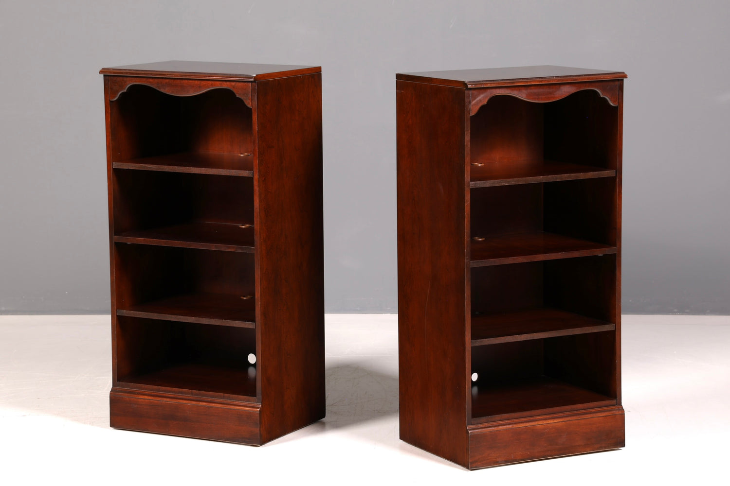 Stilvolles Original Drexel Heritage Bücherregal Regal USA Bookshelf Buchablage Designer 1 von 2