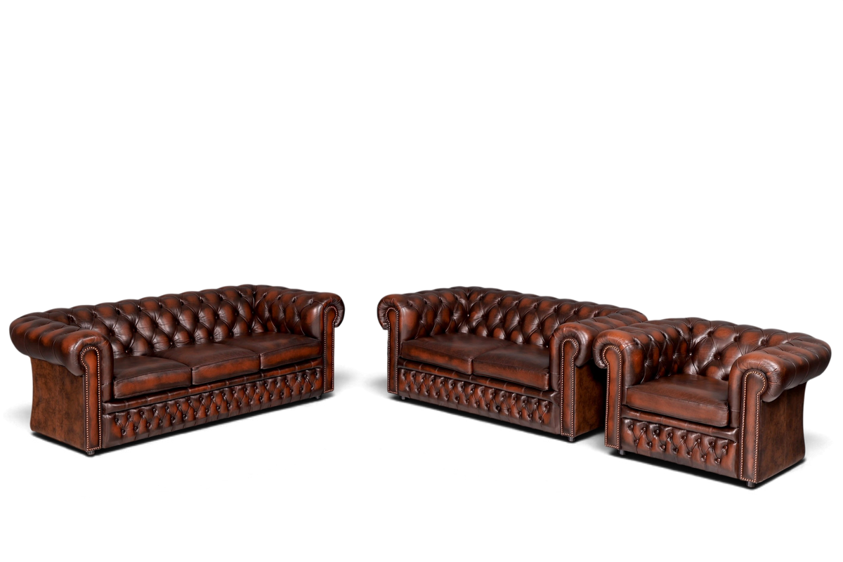 Hauptstadt Möblerei Centurion Chesterfield Ledersofa Set in Braun mit klassischer Knopfheftung und Ziernägeln