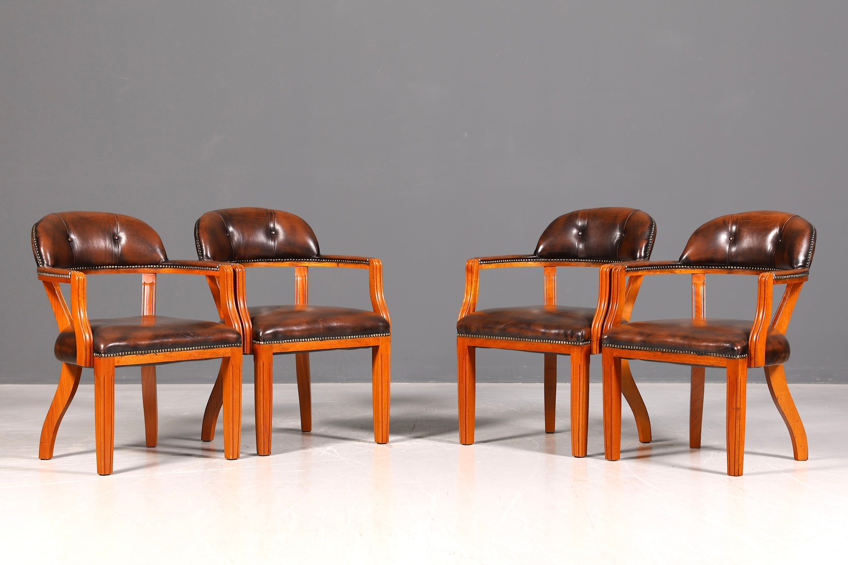 Wunderschöner Chesterfield Armlehnstuhl Braun Echt Leder Englisch Bürostuhl Schreibtischstuhl Sekretär Stuhl Court Chair 1 von 4