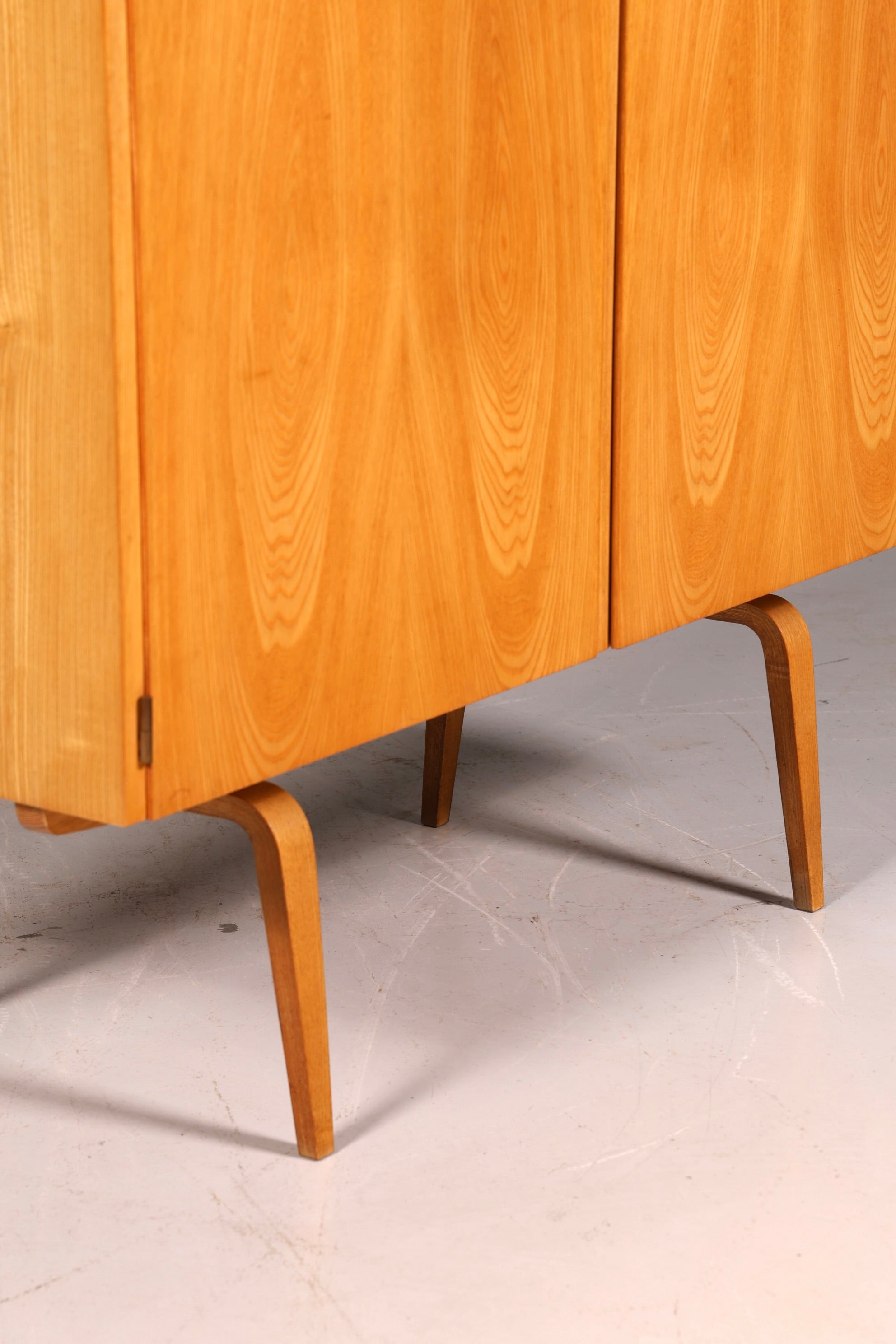 Wunderschöner Hellerau Schrank Modell 427 Mid Century Vintage Aktenschrank Highboard Vertiko Wäscheschrank
