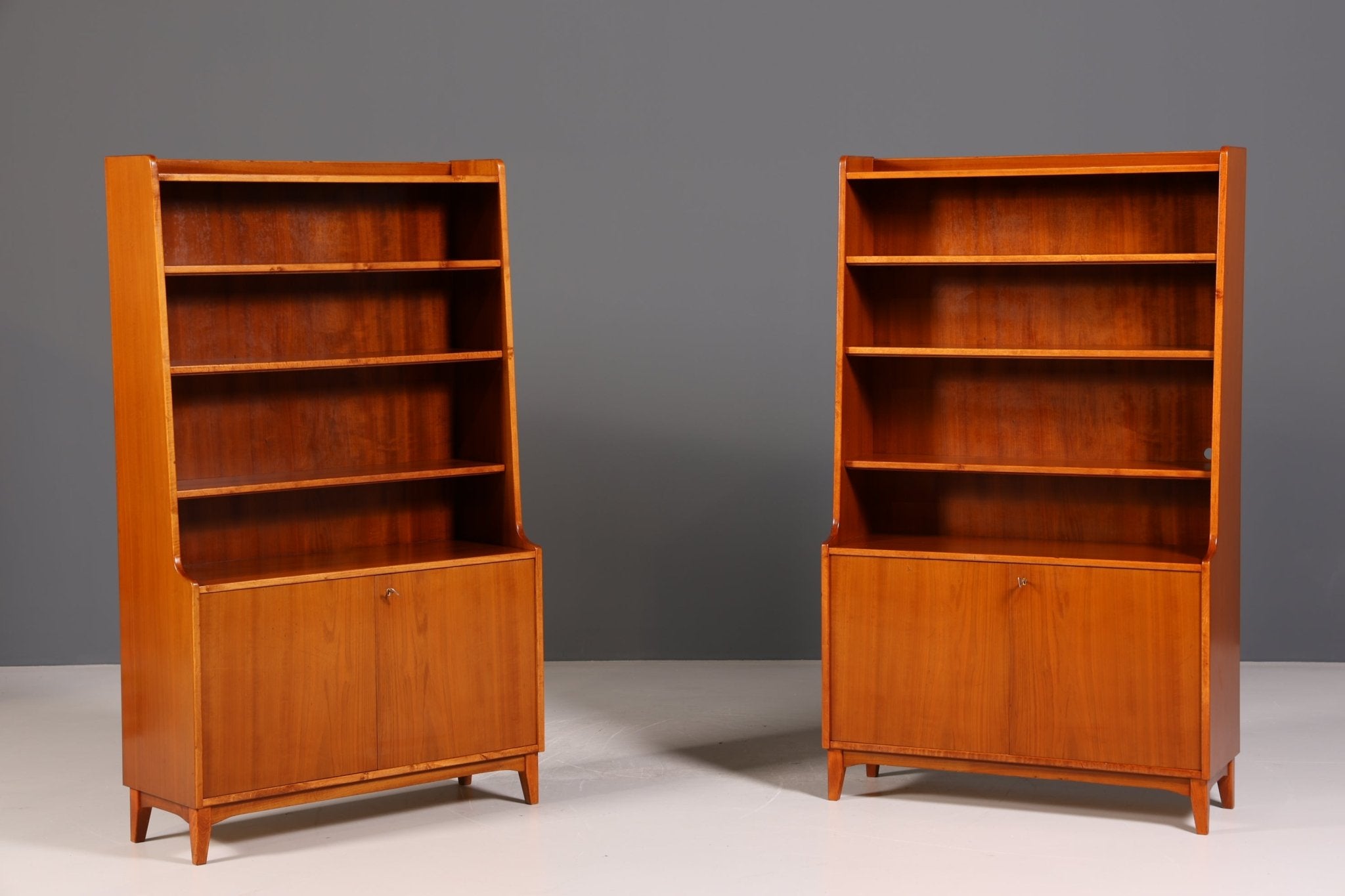 Schlichtes Mid Century Regal Bücherregal Retro Schrank Danish Design Kommode 2 von 2