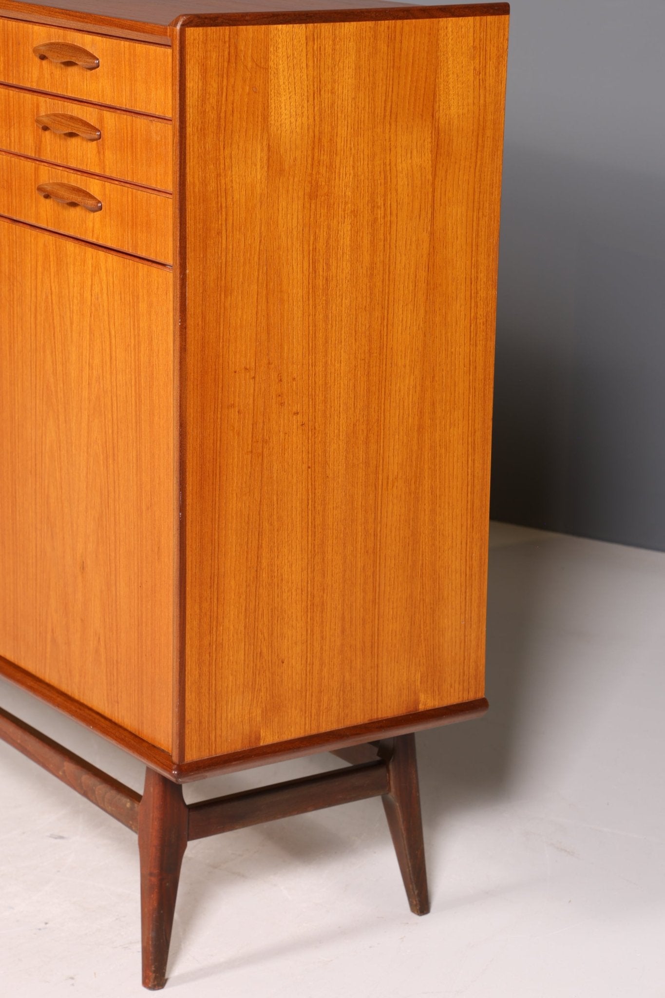 Stilvolles Mid Century Highboard Sideboard Vintage Schrank 60er Jahre Büro Kommode Aktenschrank